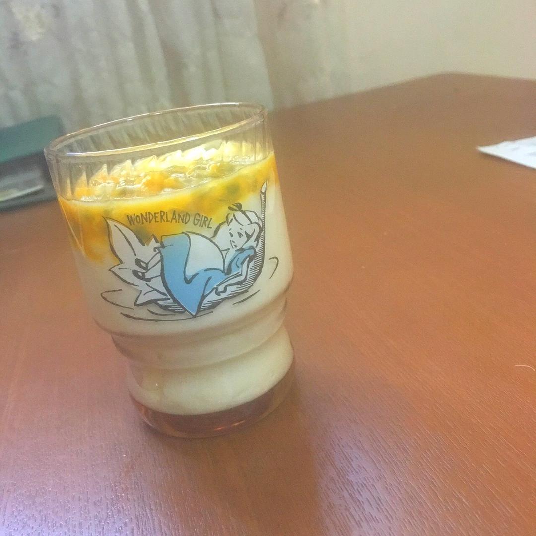 百香果酸奶