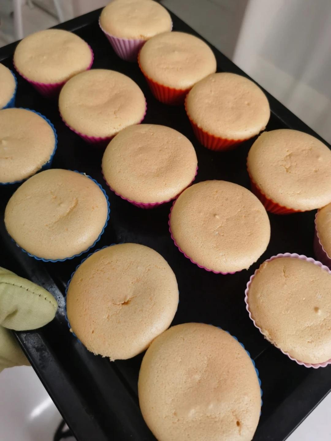 纸杯蛋糕 8寸戚风蛋糕的量