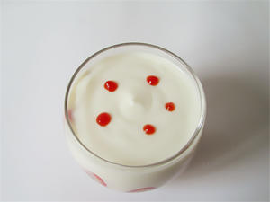 草莓酸奶饮的做法 步骤5