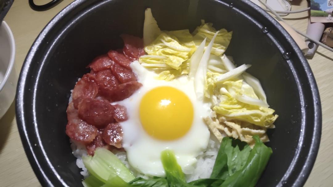 蔺955做的广式腊味煲仔饭腊肠电饭锅版