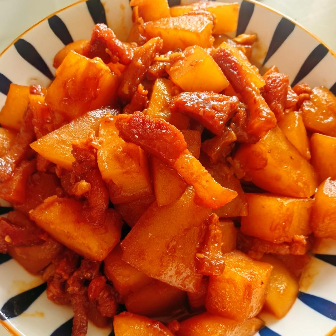 红烧肉炖土豆（好吃不油腻）必须收藏