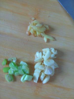 海带豆芽汤的做法 步骤3