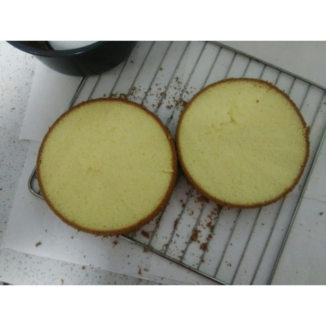 烤箱做蛋糕（戚风蛋糕的做法）