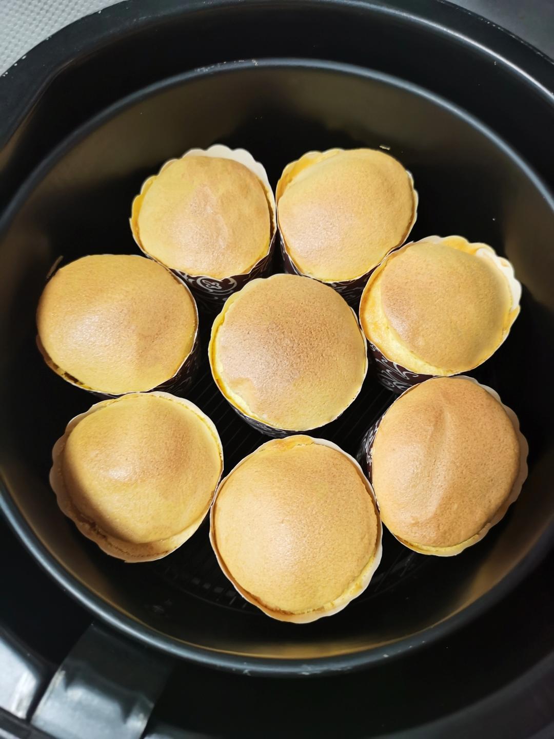 空气炸锅蛋糕 戚风（6寸超详细打蛋/脱模步骤）