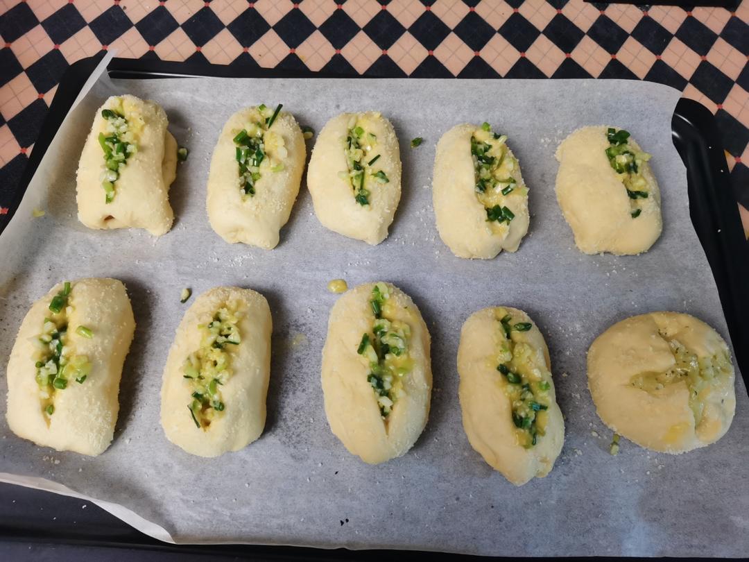 蒜香芝士火腿小吐司🍞超香！无法抗拒的咸口面包