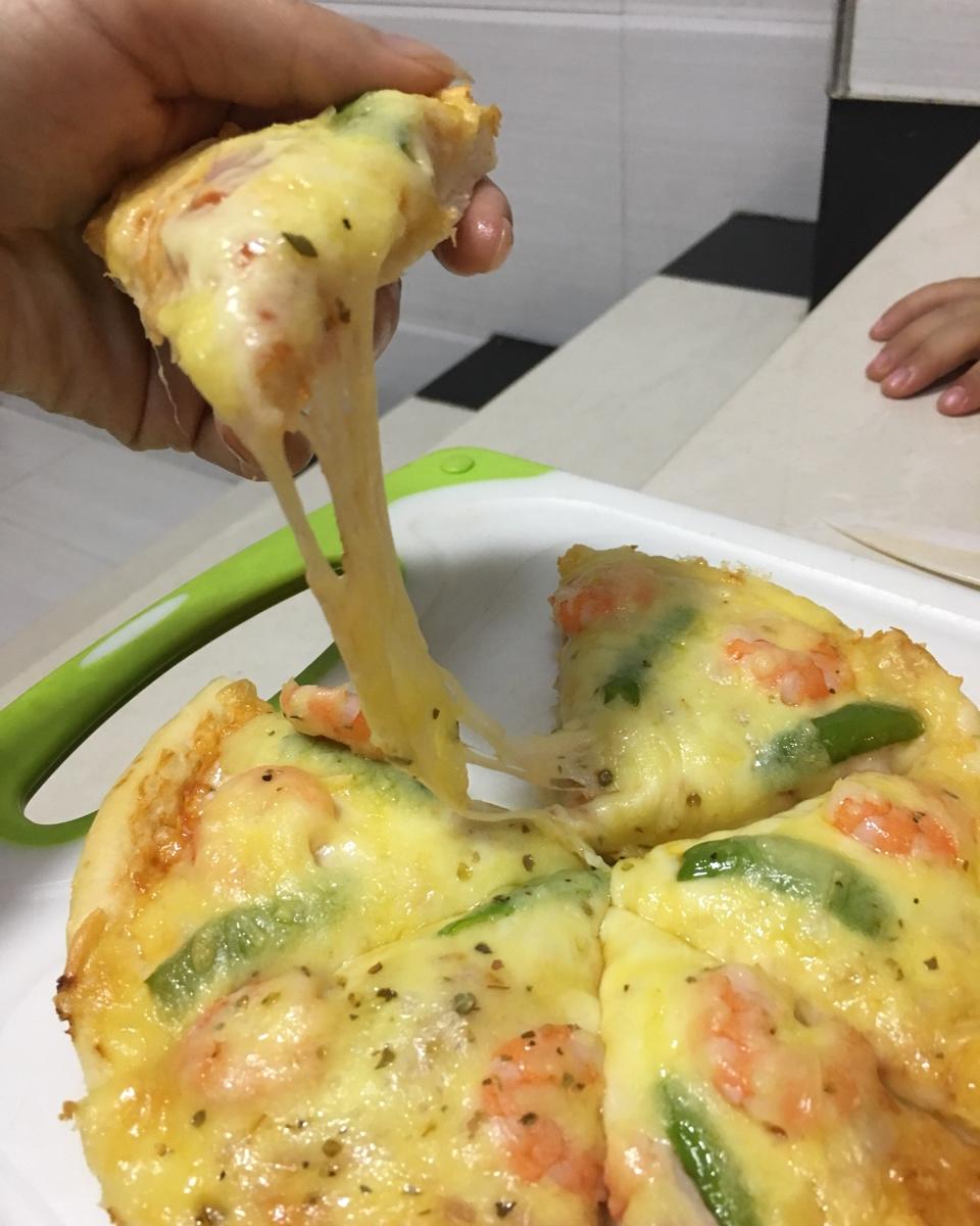 厚底鲜虾培根披萨