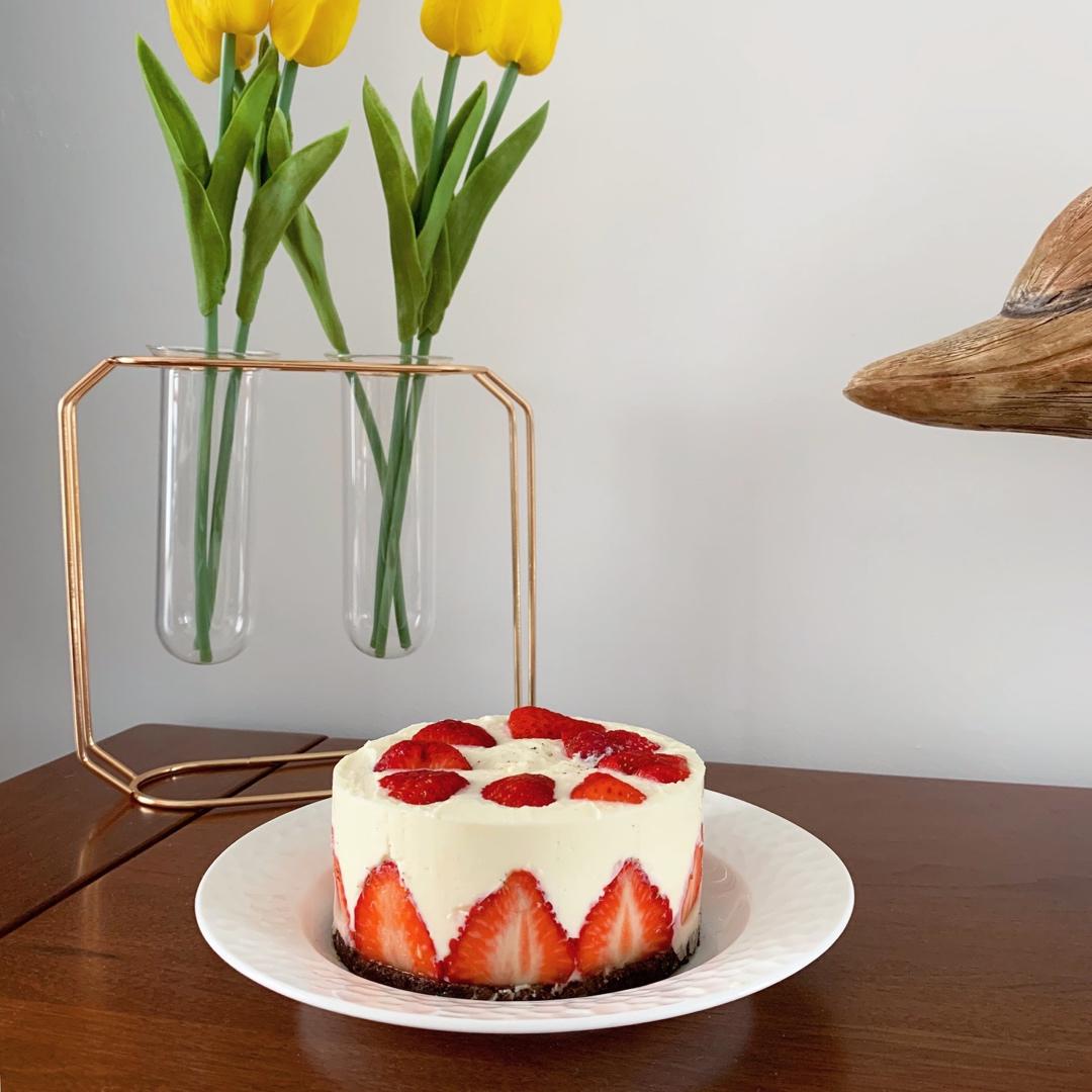 草莓慕斯（6寸）