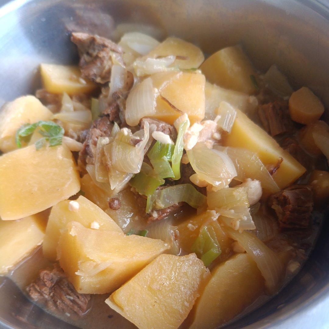 土豆炖牛肉-家常好吃快手！