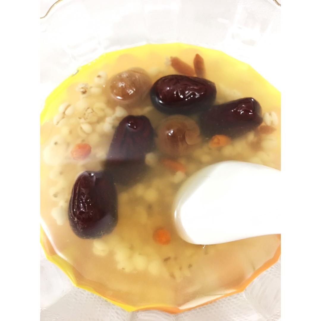枸杞薏仁红枣桂圆水