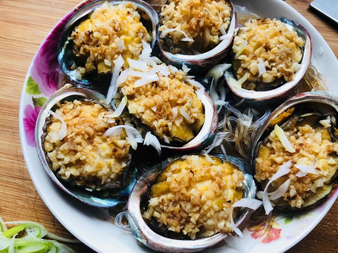 蒜蓉粉丝蒸鲍鱼