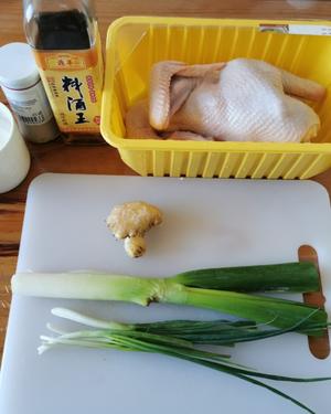 原汁原味飘香葱油鸡的做法 步骤1
