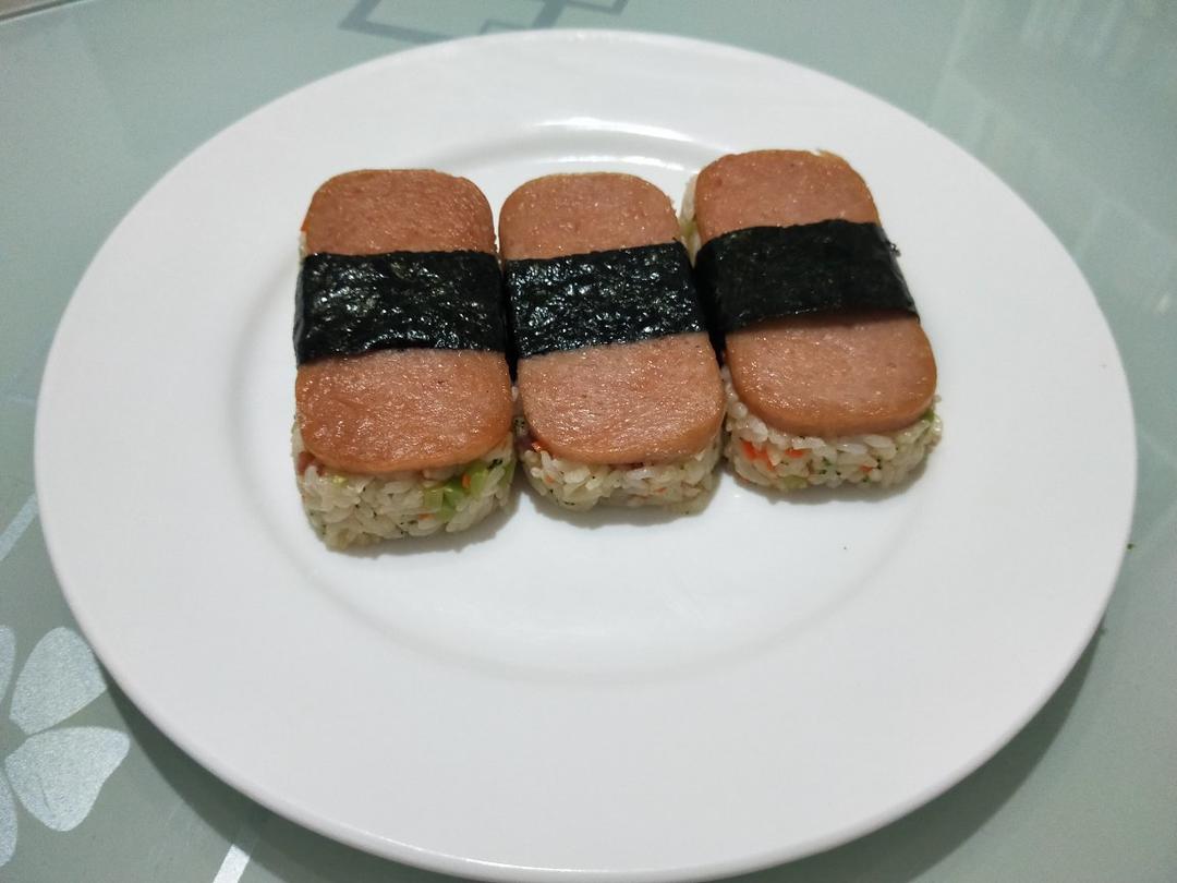 超厚超满足的午餐肉饭团