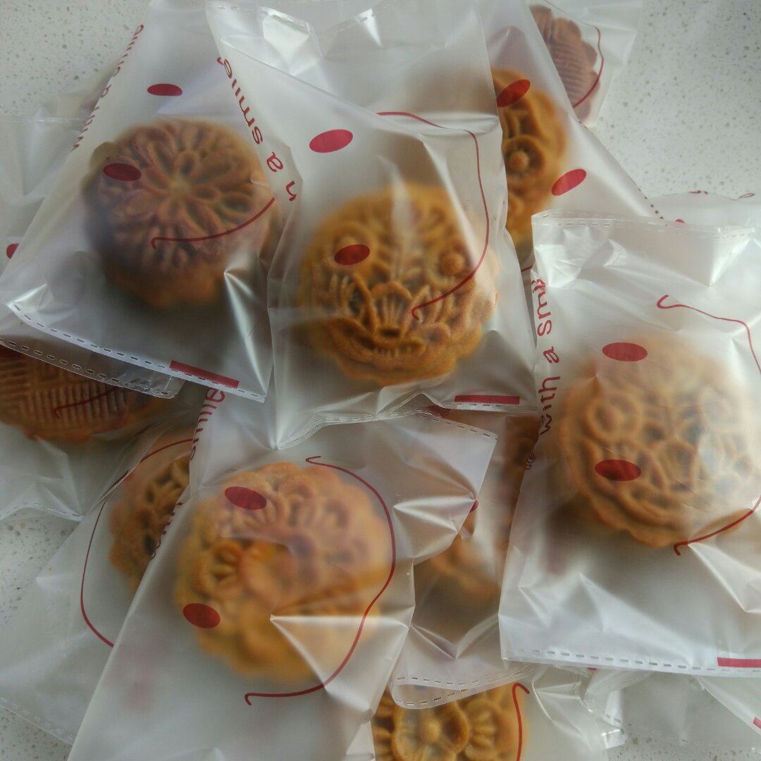 广式月饼—蛋黄莲蓉月饼