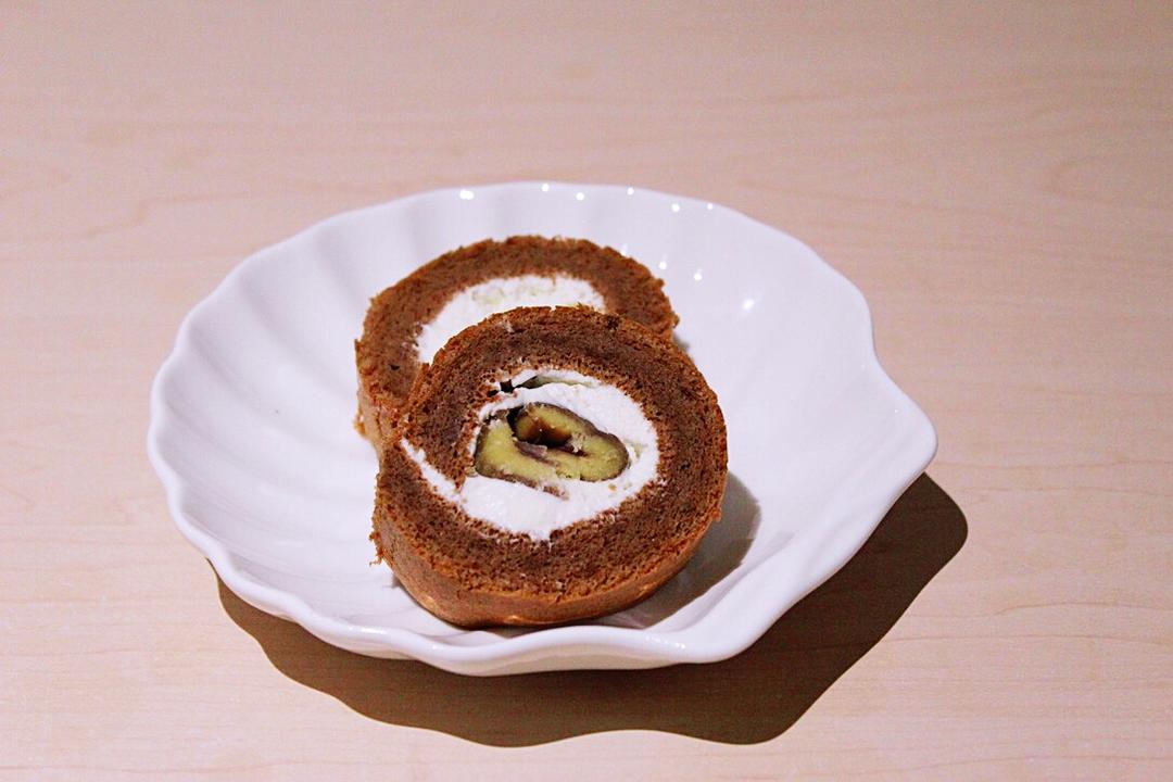 可可栗子奶油蛋糕卷