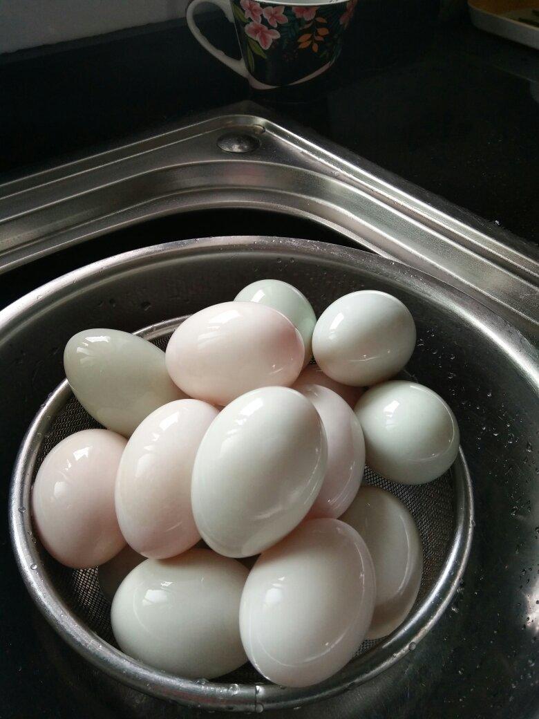 100%出油，原来流油的咸鸭蛋是这样做的——自制咸鸭蛋（多动图，孔瑶的食谱）