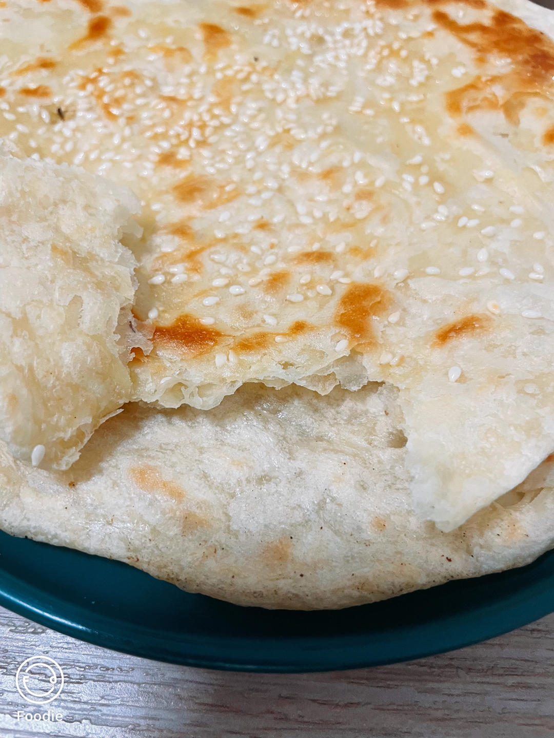 烙饼不硬的小窍门 掌握了你也能看出柔软多层凉了不硬的小油饼