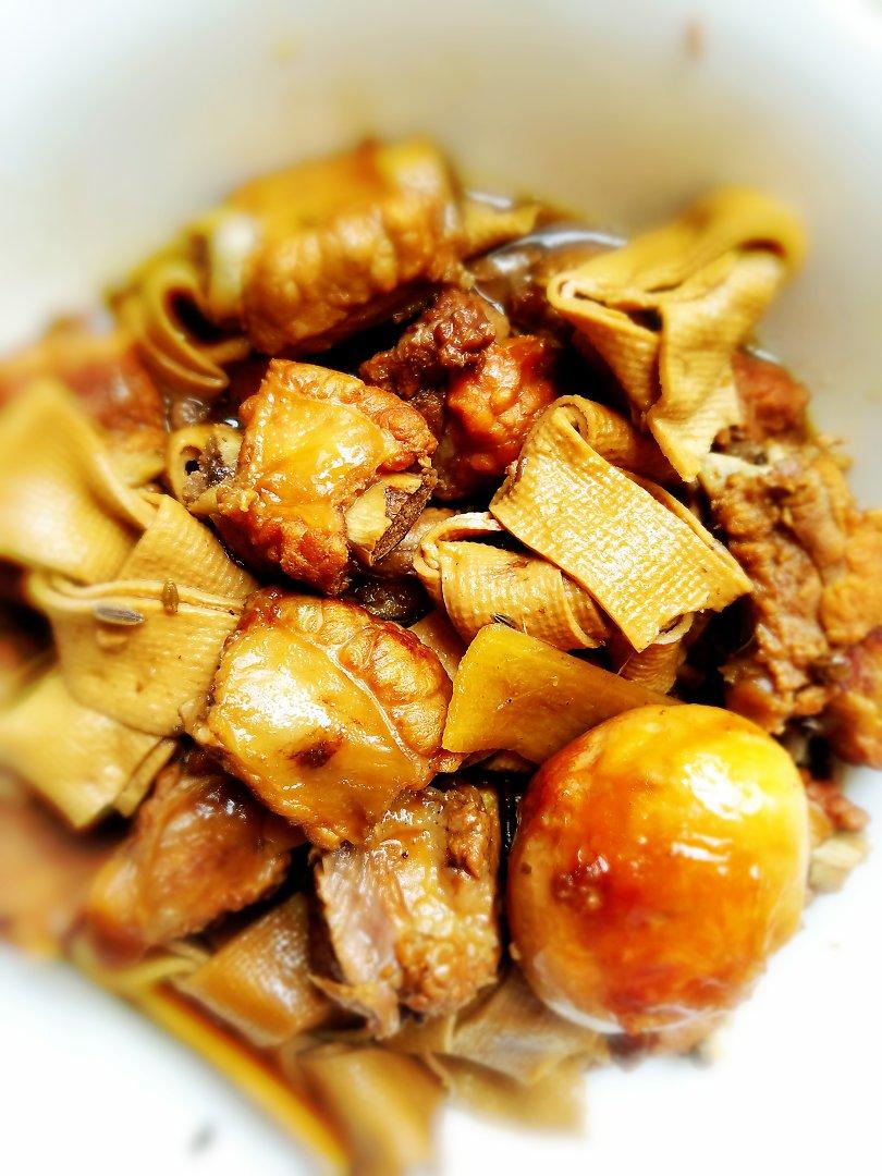 2018年4月9日 #午餐2018年4月9日#红烧排骨 这是的虎皮鸡蛋没有炸好