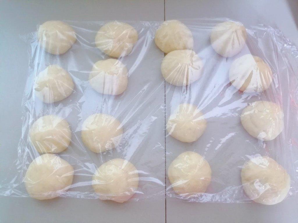 超软又拉丝的炼乳小面包