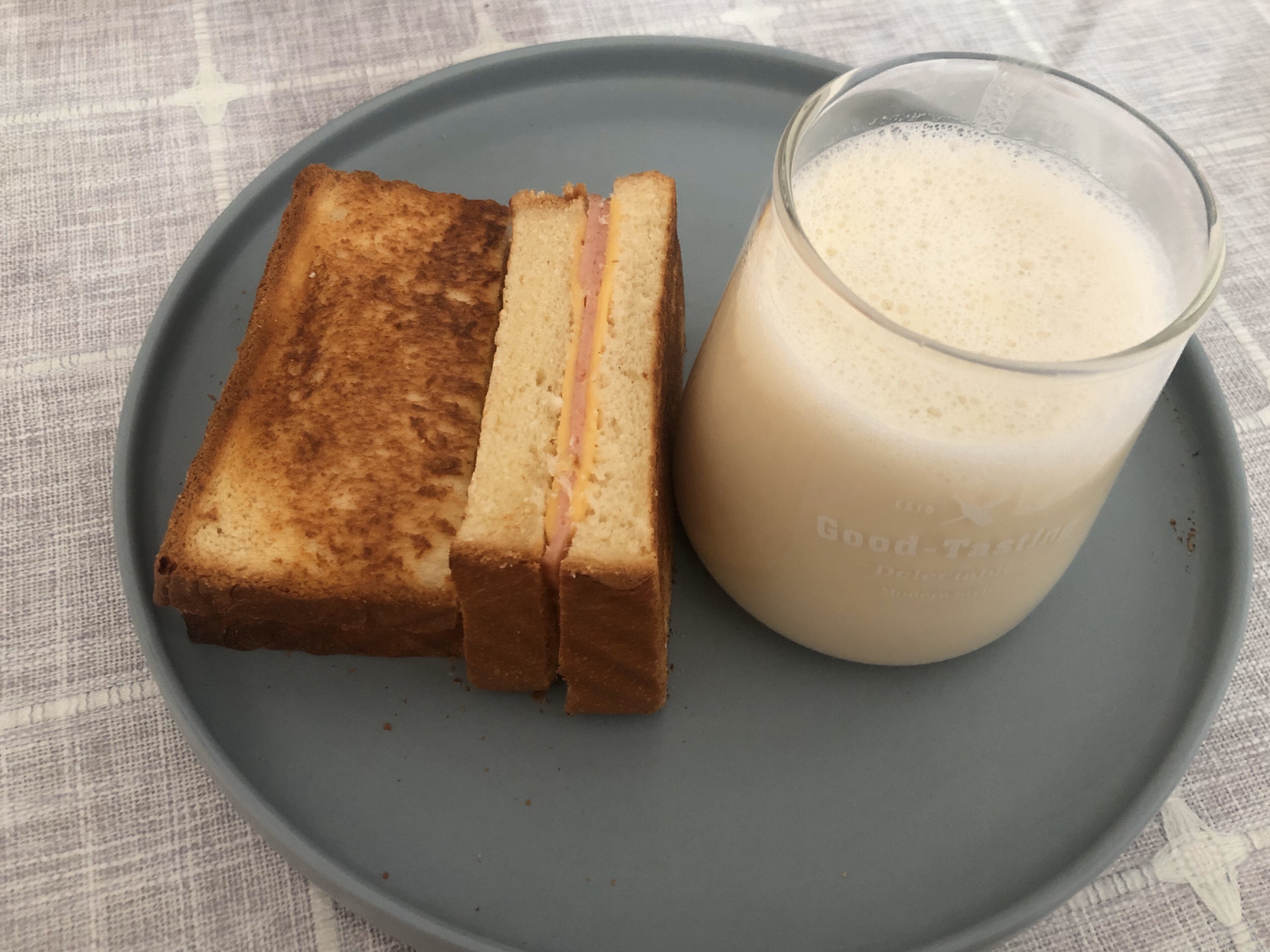 快手早餐——火腿三明治的做法