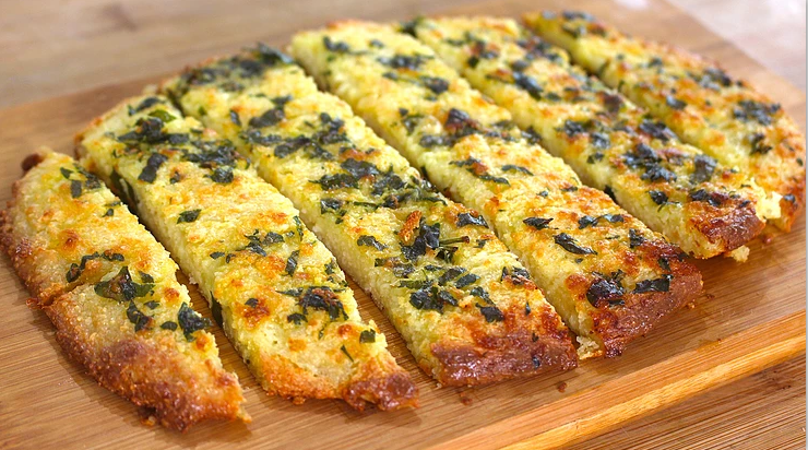 【生酮低碳】大蒜面包garlic bread，两种口感的做法