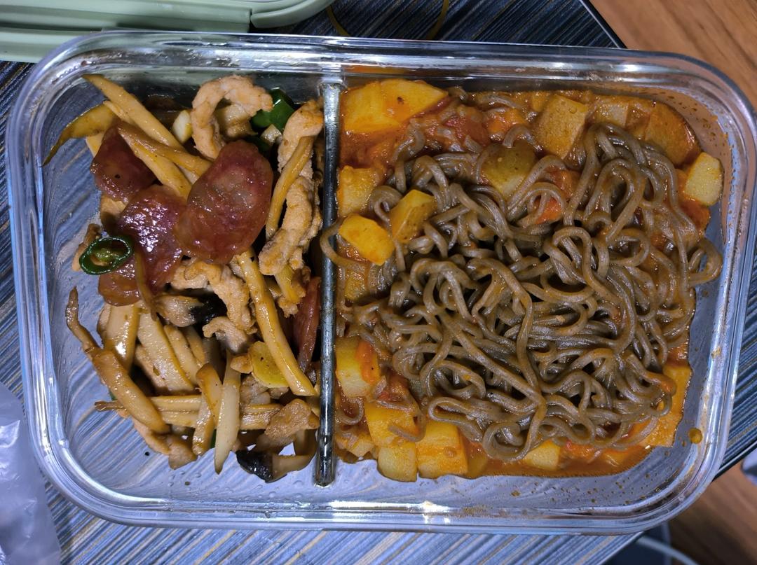 杏鲍菇炒肉丝