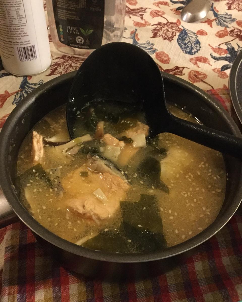 三文鱼头味噌汤