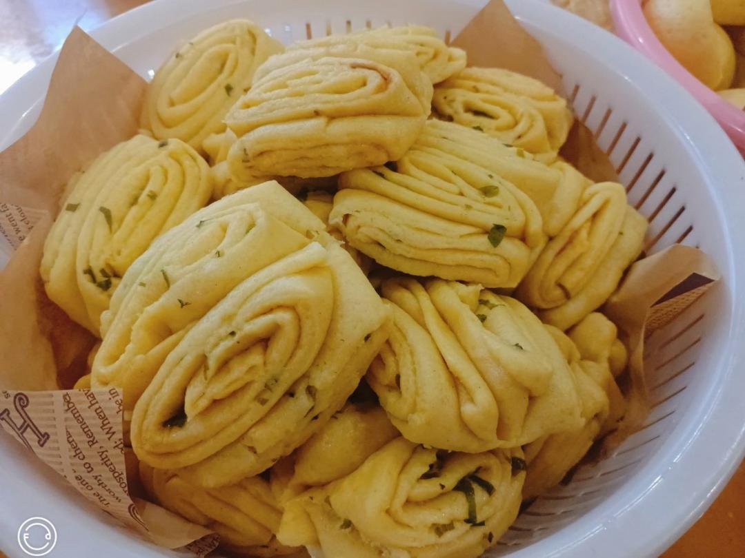 🌺椒盐葱香花卷🌺（操作简单，好吃又好看）