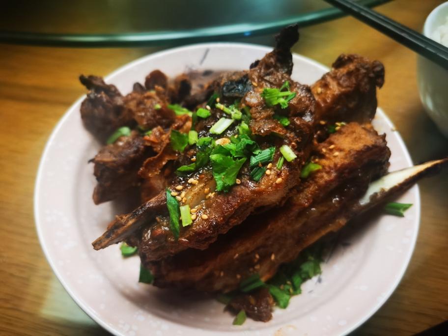 挂糊羊肉的做法