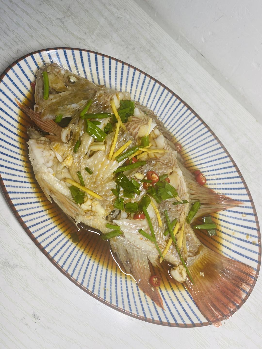【清蒸鱼(彩云雕)的做法步骤图,怎么做好吃】玩具熊wjx_下厨房