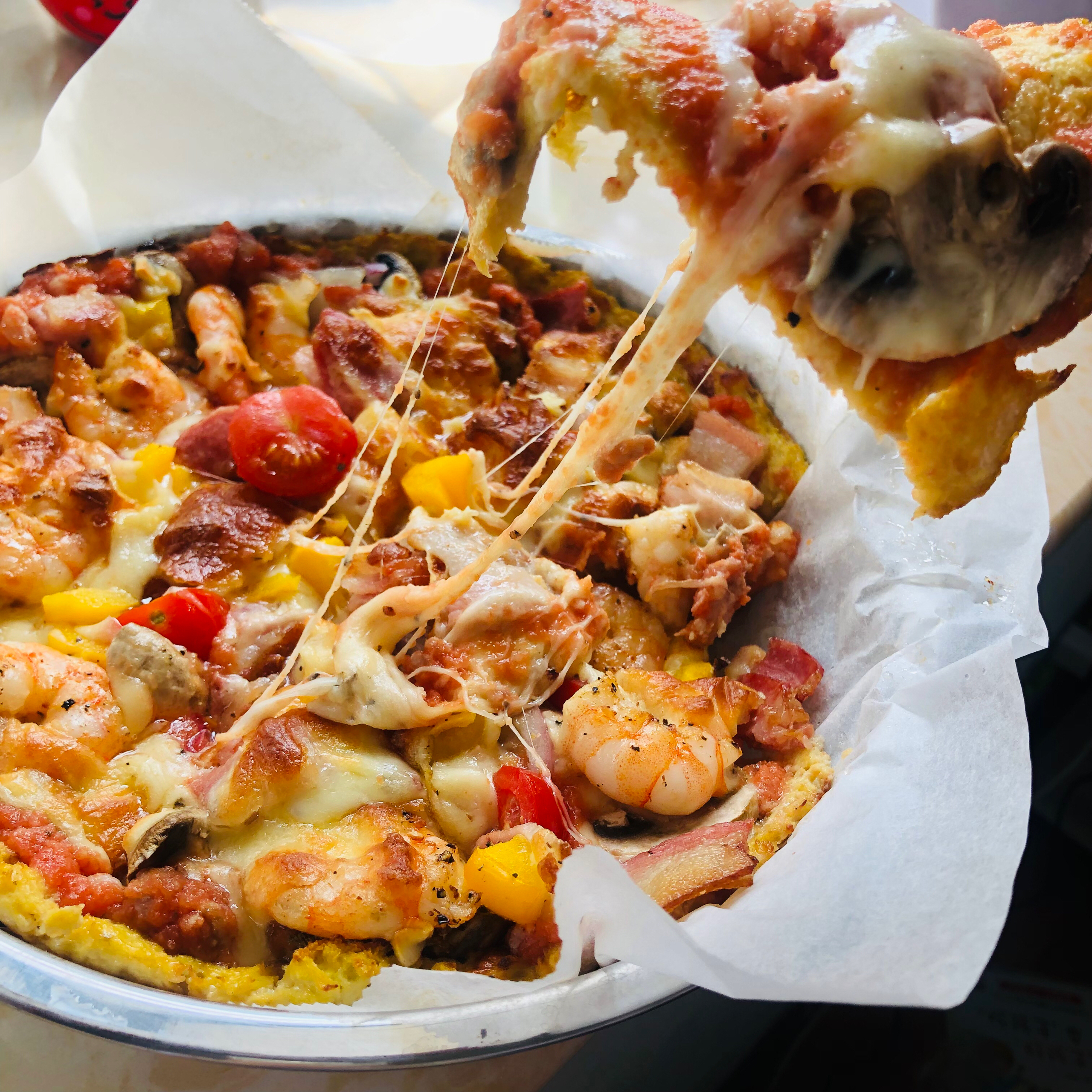 健康低热量的菜花底披萨