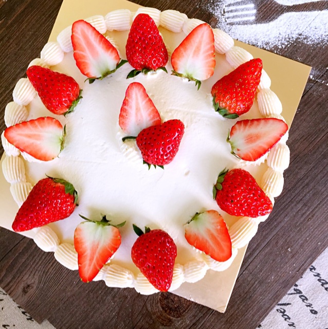 miss_orange做的鲜奶油草莓蛋糕