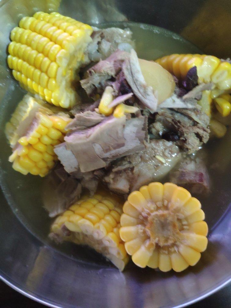 山药玉米排骨汤