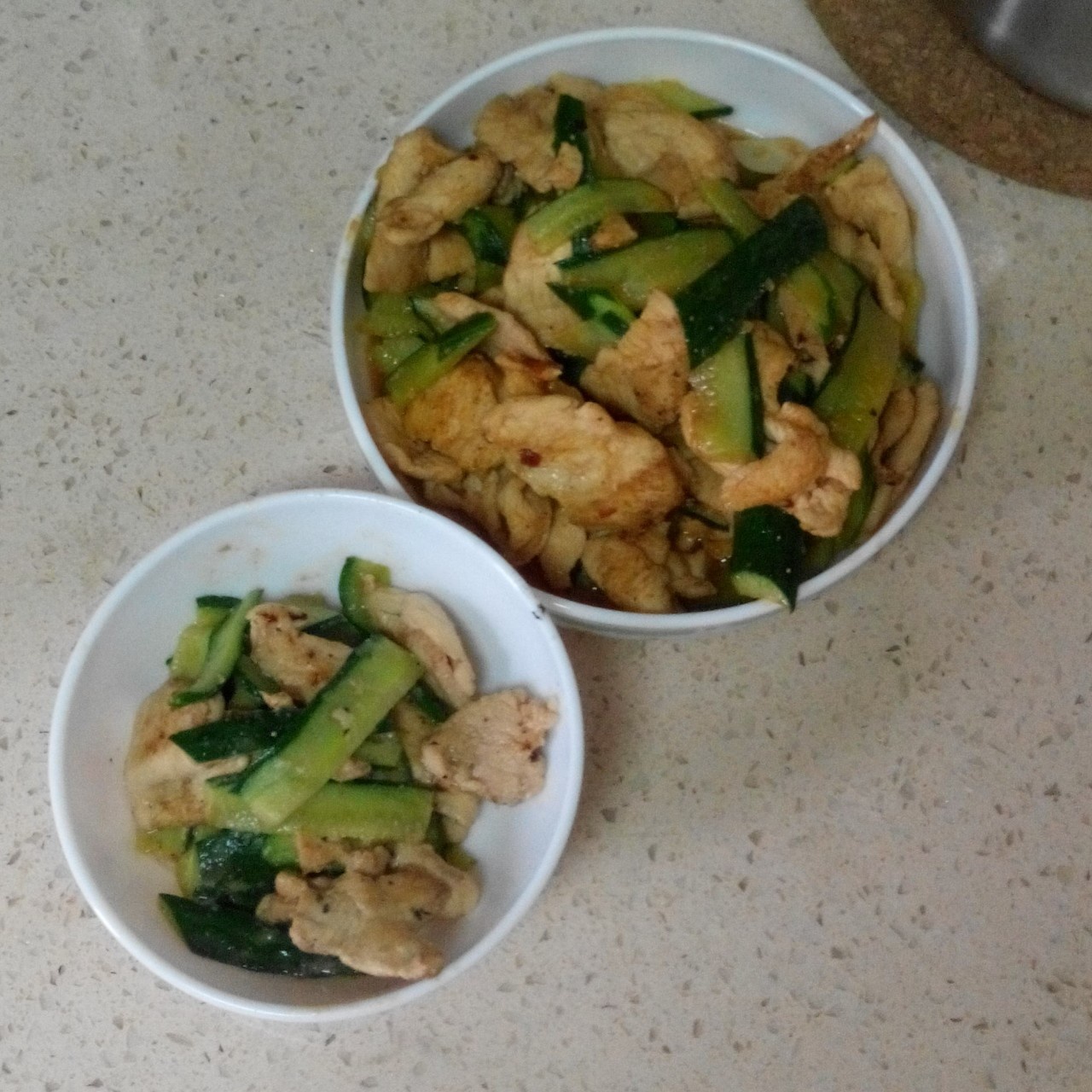 香辣黄瓜炒鸡胸肉
