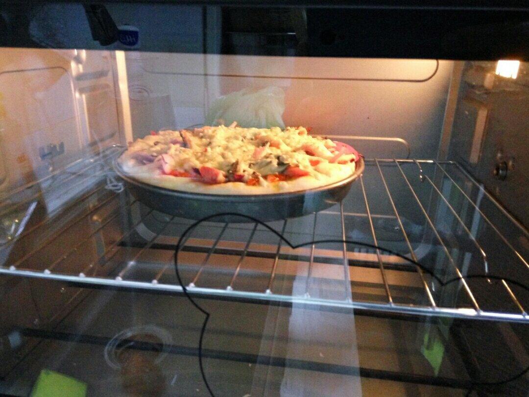 厚底鲜虾培根披萨