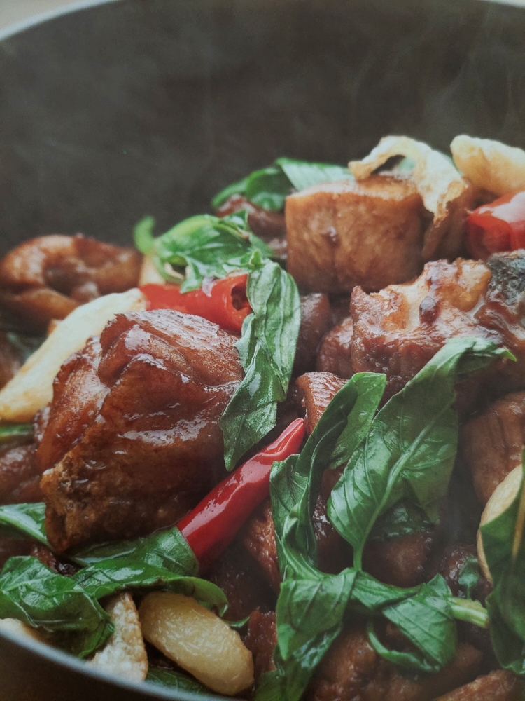 三杯鸡（台湾四季家常菜，十大人气食谱，美味秘密，基础食谱，灵感每一刻，美善品幸福厨房家常料理）的做法