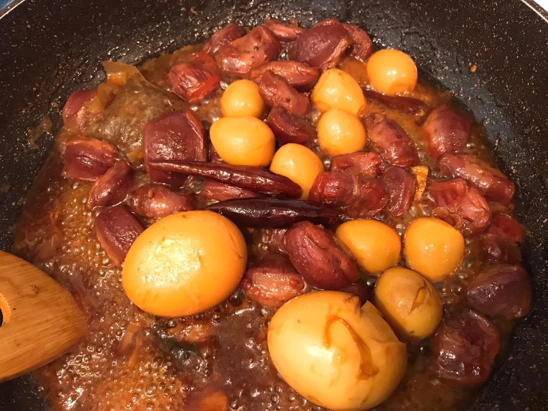 红烧鹌鹑蛋卤鸭胗