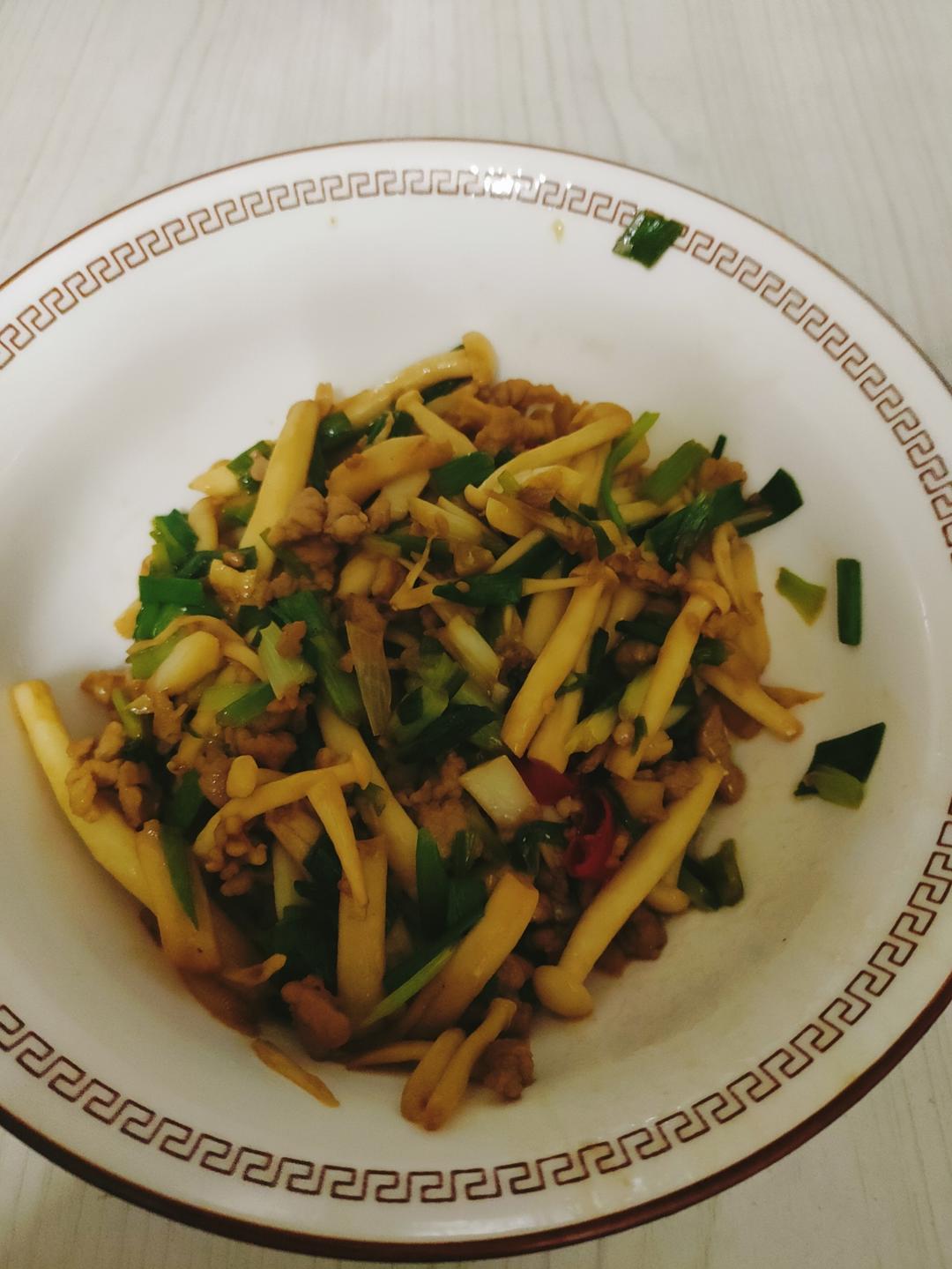 光盘神器海鲜菇炒青椒