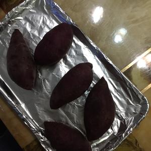 烤紫薯（简便烤箱版）的做法 步骤1