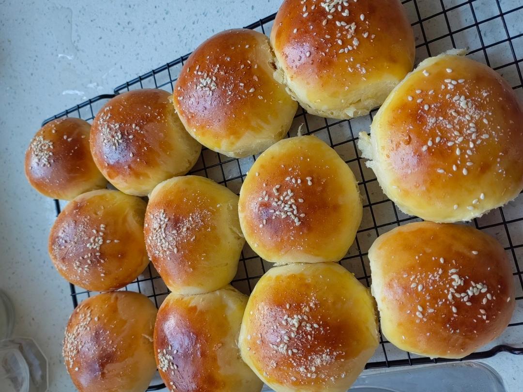🥛超简单快手，柔软拉丝，一次发酵，牛奶小餐包