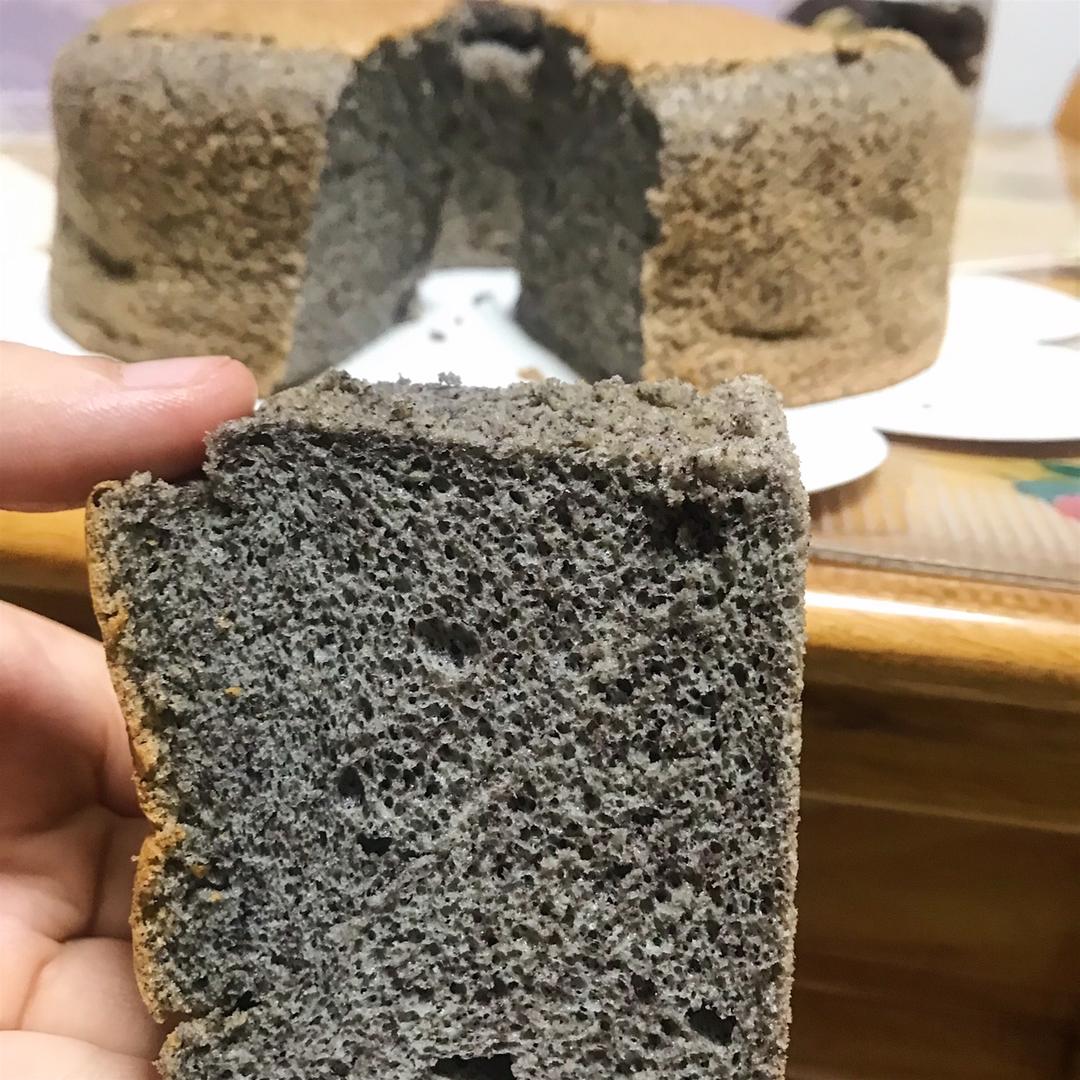 黑米戚风蛋糕