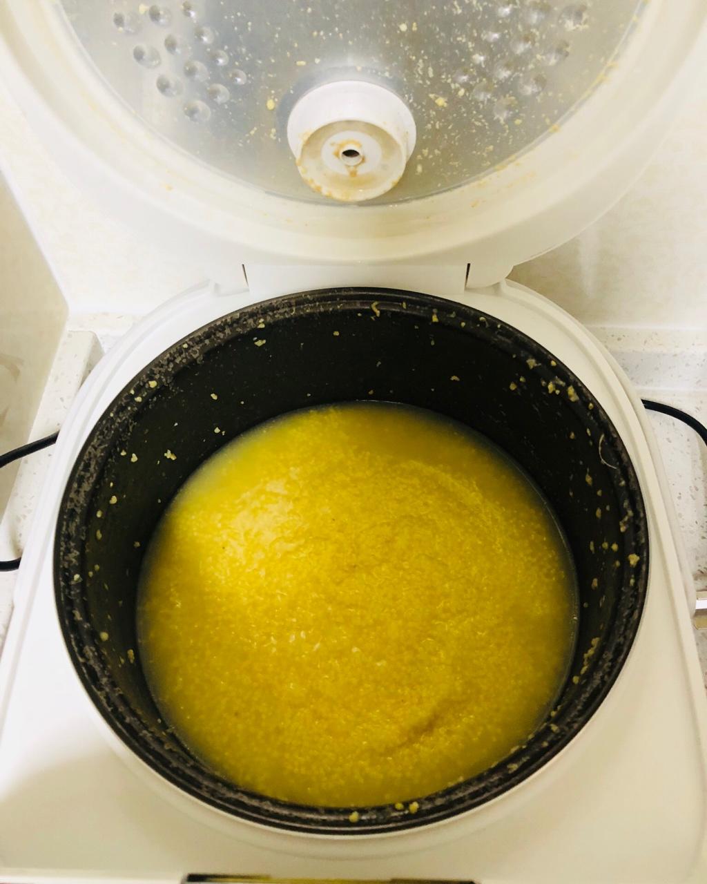 初级选手007做的电饭锅煮小米粥