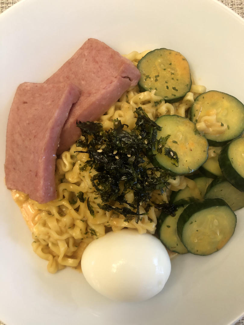 网红韩国火鸡面，此做法适合喜欢吃火鸡面又不太敢吃辣的人