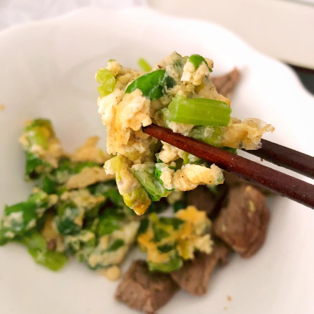 芹菜叶子炒蛋的做法
