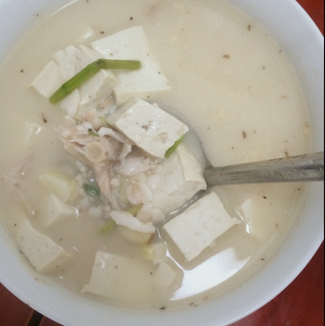 砂锅鱼头炖豆腐
