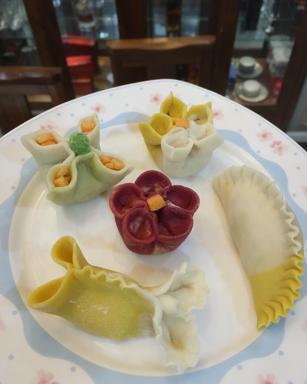 小厨美美做的9款五彩缤纷の花式蒸饺