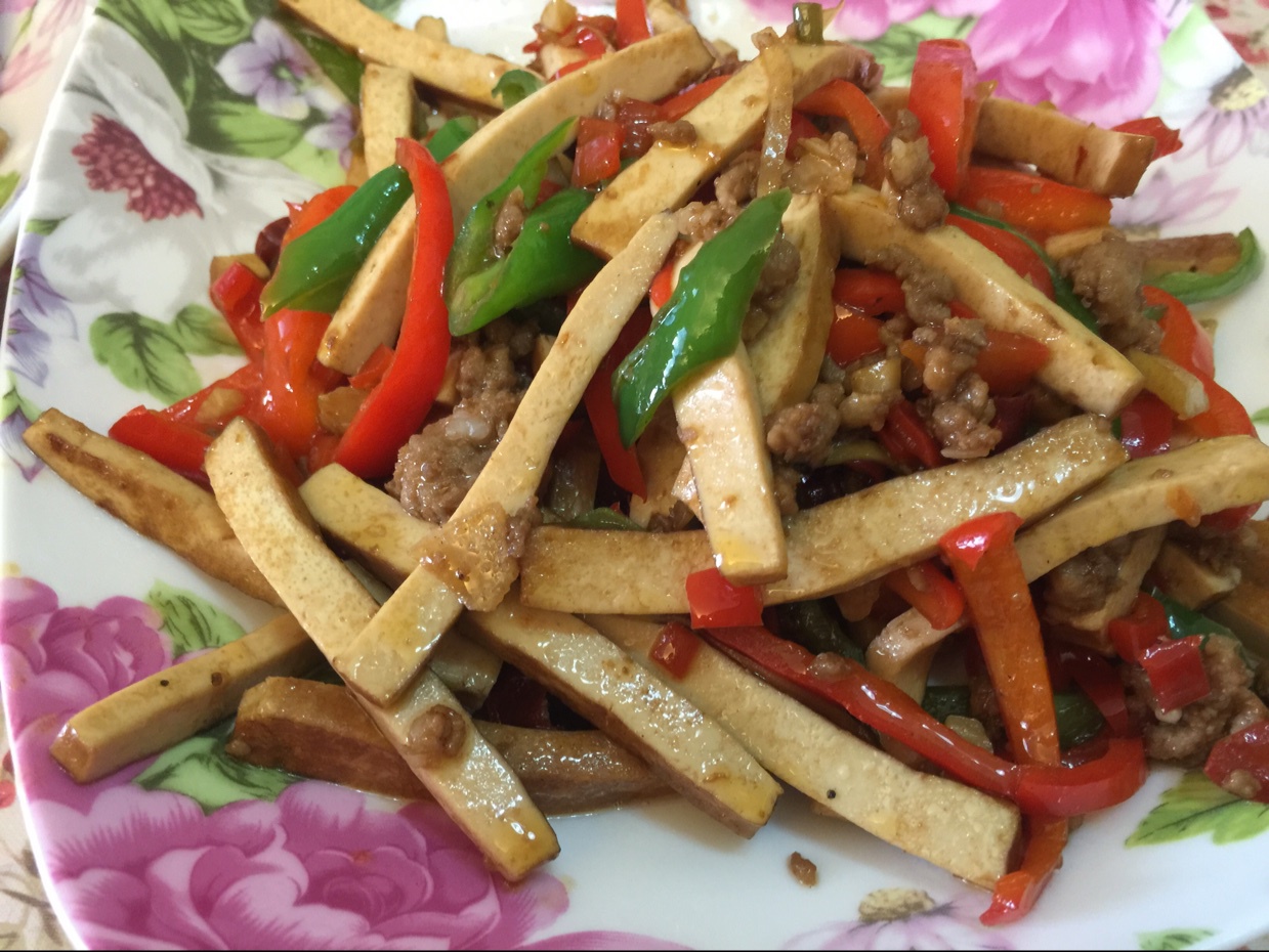 青椒香干炒肉丝