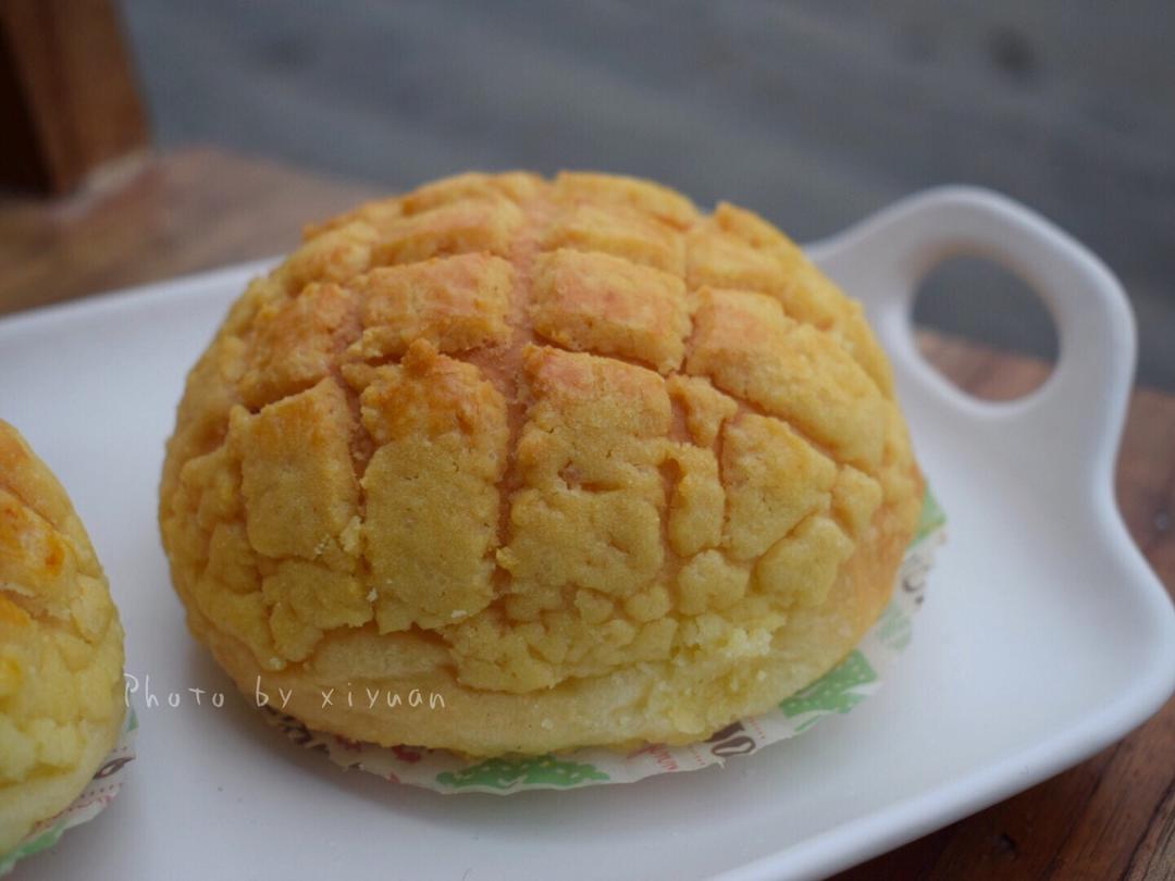 好吃到炸裂的港式菠萝包（附带制作酥皮的小视频）