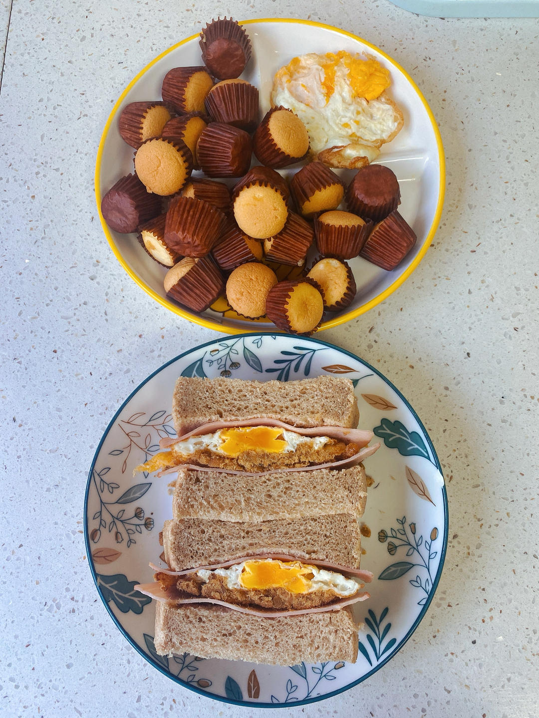 记录早餐三明治等