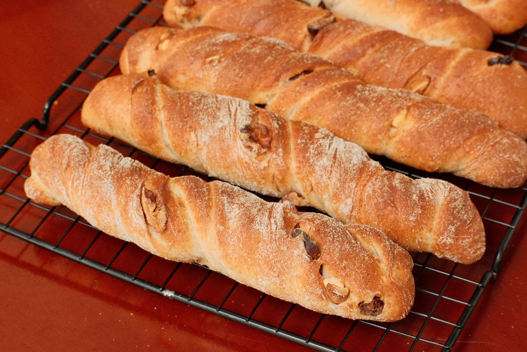 像一根树枝的面包，网红店招牌坚果棒！