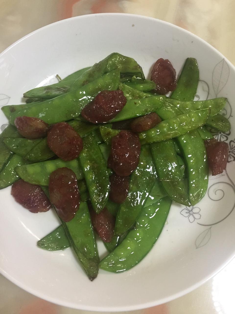 腊肠炒荷兰豆